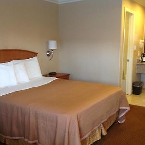 Standard Zimmer mit Kingsize-Bett